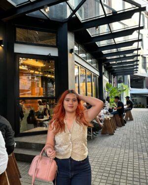 Thalia Ivanka Instagram - Jalan kaki🤚