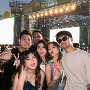 Thalia Ivanka Instagram - Teriak-teriak lalu sakit pinggang✨🖤