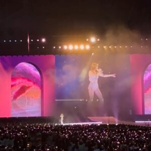 Thalia Ivanka Instagram - Best night EVER?!😭😭😭‼️

#theerastour #theerastourtaylorswift