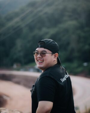 Thanaset Suriyapornchaikul Instagram - 🎂Hello 23rd year old🎂
Starting the 23rd year of living on this planet🌏. 
📸 ; @p0ndd_ 

#Euro23rdanniversary