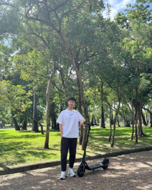 Thanavate Siriwattanakul Instagram - วันนี้มาสกู๊ตเตอร์ครับ 
@monowheel.bike 
#monowheelth #segway #ninebot