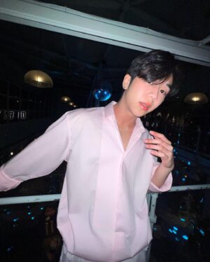 Thanawin Teeraphosukarn Instagram - 🥳🎁