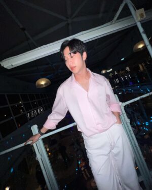 Thanawin Teeraphosukarn Instagram - 🥳🎁