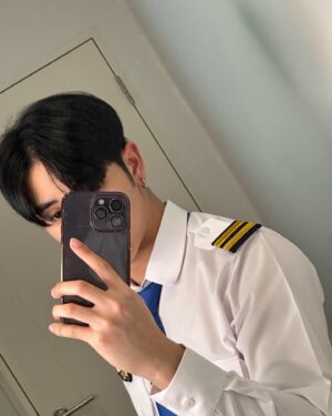 Thanawin Teeraphosukarn Instagram - 2ขีดที่ไม่ใช่โควิด🥹💙