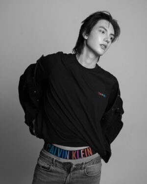 Thanayut Thakoonauttaya Instagram - Living boldly, loving fully 

#mycalvins #CalvinKleinTH