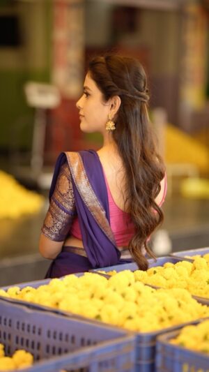 Thanuja Puttaswamy Instagram - “In a world of trends, I want to remain a classic. 🌟” 
.
.
.
.
.
.
.
.
.

Makeup 💄; @_.rishi._makeup_artist._ 
Hairstyle 🌸; @sml_bridal_mekeovers 
🥻 @sia_by_ss 

#love #loveyourself #lovequotes #loveyou 
#traditional #thanujaputtaswamyarmy #thanuja #simplicity #beauty #instagram #instagood