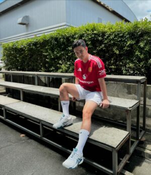 Thanwa Suriyajak Instagram - แฟนผีห้ามพลาด ชุดฤดูกาลใหม่ Man Utd  2024-25 kit @ari_football #AriFootball #FootballForAll