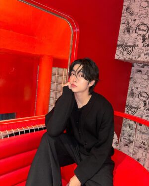 Tharatorn Jantharaworakarn Instagram - 1 มุม 1000 รูป❤️