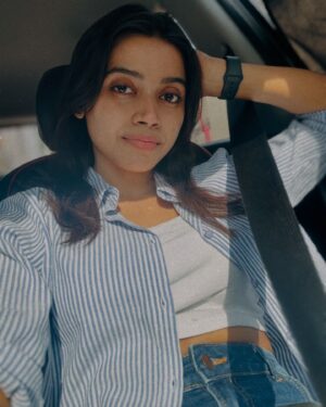 Tharshika Instagram - Selfie after a long time 🤍

#selfietime #casualwear #sunkissed #tharsika #tamilcinema #tamilactress