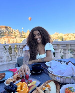 Thauny Raquel Instagram - Good morning 🇧🇷 
Good night 🇹🇷 
#capadocia