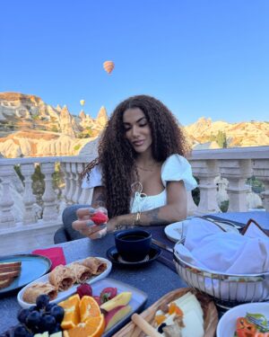 Thauny Raquel Instagram - Good morning 🇧🇷 
Good night 🇹🇷 
#capadocia