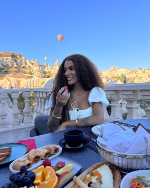Thauny Raquel Instagram - Good morning 🇧🇷 
Good night 🇹🇷 
#capadocia
