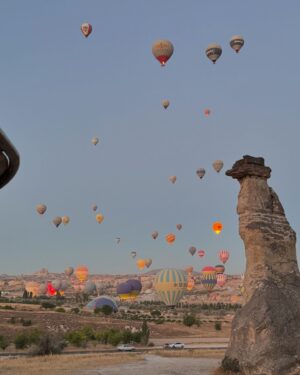 Thauny Raquel Instagram - Balloon ride in Cappadocia 🎈