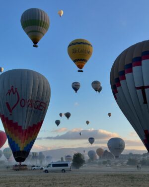 Thauny Raquel Instagram - Balloon ride in Cappadocia 🎈