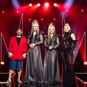 The Boulet Brothers Instagram - A new episode of The Boulet Brothers’ Dragula airs tonight with special guest judges @thatkevinsmith and @harleyquinnsmith at 9PM PT / 12AM ET on Shudder and AMC ! See you then, ugli3s. #bouletbrothers #bouletbrothersdragula #drag #horror #dragmakeup #sfx 

(Thanks to @mindylamour @marcoswigs for always making our dreams come true! Photo @scottykirbyphoto )