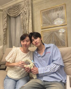 Theepakorn Kwanboon Instagram - สุขสันต์วันมารดาอันประเสริฐของลูกนะค้าบ🤍