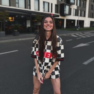 Theo Rose Instagram - ♥️🤟🏽
Cf?