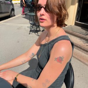 Theresa Frostad Eggesbø Instagram - Been looking forward to share an update on my new music and that @istanbul_string_quartet are playing strings on my new album 🥹 
It is a dramatic, melancholic and cinematic contribution. 
Just as fits my soul. 
Here are some snippets of my songs, and strings written by @bard.berg. Thank you @istanbul_string_quartet. (@istanbulstrings )