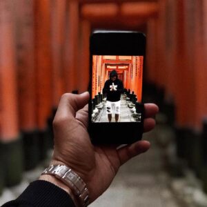 Thibaut Morgado Da Costa Instagram - Fushimi Inari-taisha 🙏🏻⛩🇯🇵
.
.
.
.
#japon #kyoto #fushimiinari #senbontorii #tori #inari #japan_focus #japan_of_insta #kimono #explorejapan #travel #travelphotography #traveling #travelingram #photography #love #ootd #photo #holidays #sun #beautiful #wonderful #me #bestvacations #black #alone #back #thankyou #view
