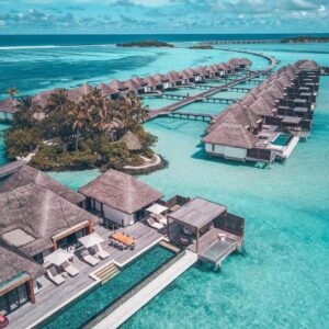 Thibaut Morgado Da Costa Instagram - The best vacation ever 🏝🐠
.
.
.
#maldives #maldivesislands #fourseasonsresort #fourseasons #fourseasonsmaldives #holidays #sun #room #jetski #drone #sky #sea #shark #blue #bungalow #love