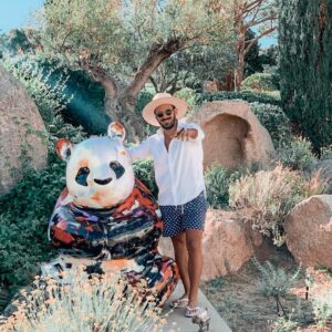Thibaut Morgado Da Costa Instagram - See you soon my friend 🐼 
Thank you at @hotellavillacalvi  for this week ✋🏼
.
.
.
#france #corsica #calvi #calviontherocks #back #travel #holidays #hotel #panda #sun #hat #garden