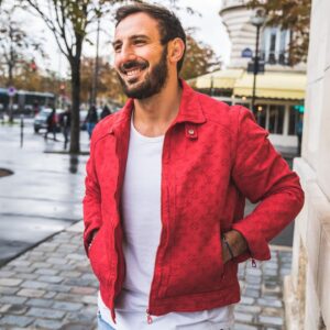 Thibaut Morgado Da Costa Instagram - Moi quand on me dit arrête de te prendre pour @guira22 🤣
📸 :  @alexipav .
.
.
#france #paris #travel #louisvuitton #red #rain #photography #friends #shoot #weekend #soon