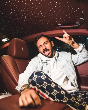Thibaut Morgado Da Costa Instagram - stay positive with this fucking virus ! we will come back stronger 🤘🏼
.
.
.
.
#dubai #paris #uae #travel #travelphotography #picture #holidays #gucci #rollsroyce #smile #corona #strong #fourseasons #sunday #see #rr