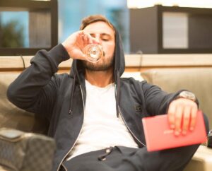 Thibaut Morgado Da Costa Instagram - 😜🍼 .
.
.
. 📸 : @davidviarouge 
#save #water #drinks #champagne #airfrance #firstclass #lounge #home #2 #dolcegabbana #chill #richissitudes #relax #back #next #travel #japon