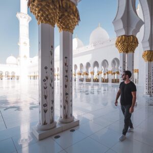 Thibaut Morgado Da Costa Instagram - 🕌🚶🏻#grandmosque #abudhabi #dubai #mydubai #beauty #day #hot #blackmen #me #video #comingsoon