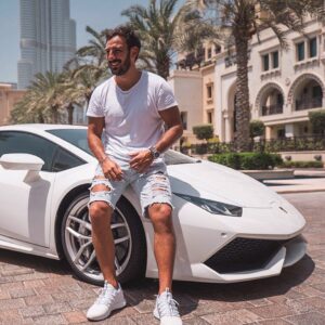 Thibaut Morgado Da Costa Instagram - 😎✌🏼 .
.
.📷 : @davidviarouge 
#travel #car #lamborghini #richissitudes #backsoon #sun #white #weekend #chill #dubai #paris