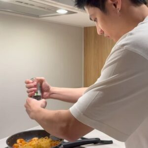 Thiti Mahayotaruk Instagram - Cook it myself 🧑🏼‍🍳
