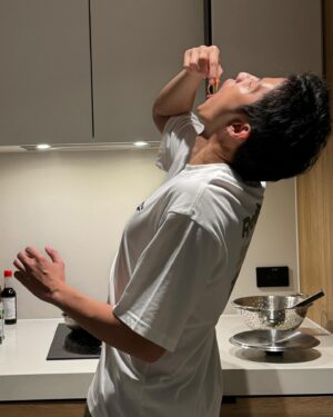 Thiti Mahayotaruk Instagram - Cook it myself 🧑🏼‍🍳