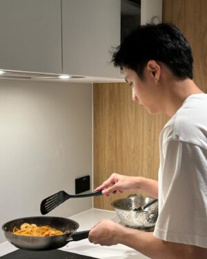 Thiti Mahayotaruk Instagram - Cook it myself 🧑🏼‍🍳