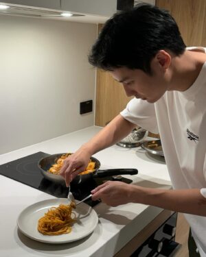 Thiti Mahayotaruk Instagram - Cook it myself 🧑🏼‍🍳