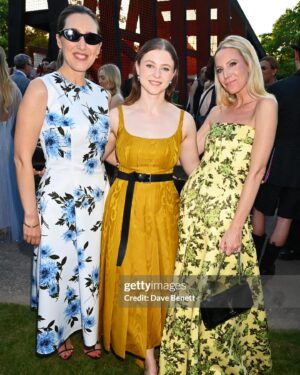 Thomasin McKenzie Instagram - At the Serpentine Summer Party with fellow kiwi @emiliawickstead 🧡