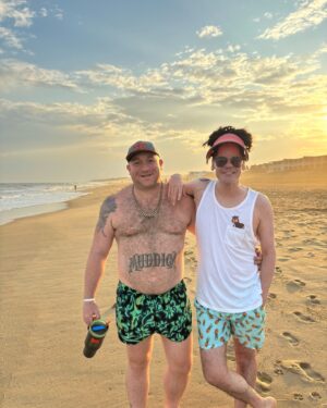 Thorgy Thor Instagram - Montauk Family photo dump. 🏖️🦞🐟. I’ve been going every summer since I was born. #longisland I love my dad so much ❤️. Highlights: competitive scavenger hunt, fireworks at the bonfire, celebrating my sisters’ bday 🎂, mini golf (no photos were taken due to the competitive focus of everyone involved), building sand castles with 90 children in the heat, devouring a full 2lb lobster 🦞 at Gosmans & sitting on my butt on the beach. Boop! 😜🐚⛱️🌊☀️