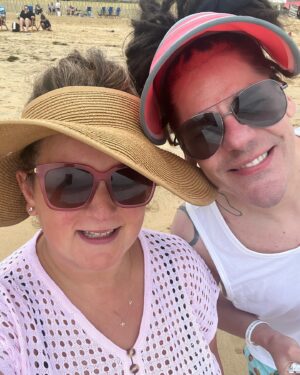 Thorgy Thor Instagram - Montauk Family photo dump. 🏖️🦞🐟. I’ve been going every summer since I was born. #longisland I love my dad so much ❤️. Highlights: competitive scavenger hunt, fireworks at the bonfire, celebrating my sisters’ bday 🎂, mini golf (no photos were taken due to the competitive focus of everyone involved), building sand castles with 90 children in the heat, devouring a full 2lb lobster 🦞 at Gosmans & sitting on my butt on the beach. Boop! 😜🐚⛱️🌊☀️