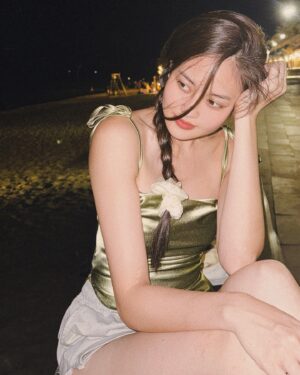 Thùy Anh Instagram - Bầu trời ở đây đẹp quá 🌙 #thuỳanh #phuyen