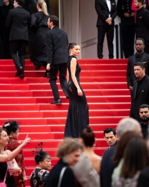 Thylane Blondeau Instagram - 7 years after look who’s back 🥹❤️
Thank you @nespresso for having me ☕️🖤
Thank you @givenchy for this incredible dress
Thank you @messika for theses beautiful jewelry 
ILY ❤️
Hair by @lauriezanolettihair 
Make up by @kirstiemurphy_