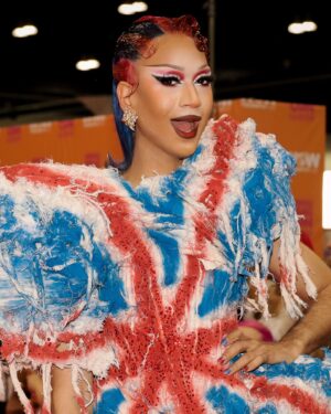 Tia Kofi Instagram - brit summer 💚🇬🇧
A felt like making a little more commotion for the @rupaulsdragcon LA pink carpet look. Take it in because I will never draw brows this successfully again.
.
.
.
Images @stunnin.mag 
Wearing @malonfashion 
Hair @mzhairwayz 
Nails by my boyfriend 🥰
#dragrace #dragraceuk #dragcon
