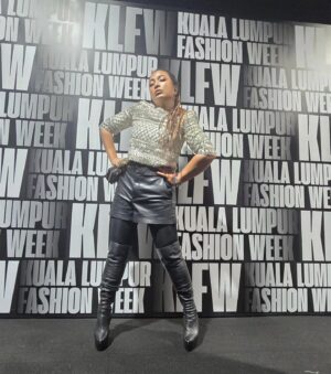 Tiara Jacquelina Instagram - It was #girlsnightout for me and my girls @drjezaminelim and @idamariana_official at #KLFW 🙌🏼 I'm so glad I could make it for the spectacular closing by the incredibly talented duo @rizmanruzaini. What a STUNNING collection, bravo!!

I've watched these 2 glow up and grow from strength to strength over the past 15 or so years and cannot be more proud to see them going international and making Malaysia proud 💜💜💜

#rizmanruzaini #klfw24
