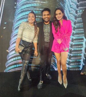 Tiara Jacquelina Instagram - It was #girlsnightout for me and my girls @drjezaminelim and @idamariana_official at #KLFW 🙌🏼 I'm so glad I could make it for the spectacular closing by the incredibly talented duo @rizmanruzaini. What a STUNNING collection, bravo!!

I've watched these 2 glow up and grow from strength to strength over the past 15 or so years and cannot be more proud to see them going international and making Malaysia proud 💜💜💜

#rizmanruzaini #klfw24
