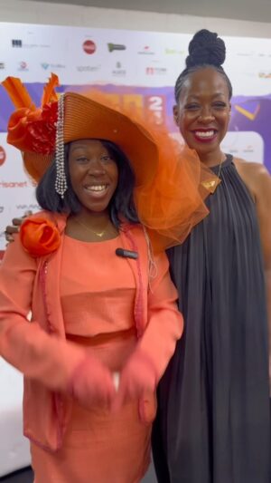 Tichina Arnold Instagram - O encontro veio! Rochelle brasileira conhecendo a Original! Acharam parecidas?
