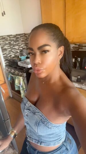 Tiffani Webb Instagram - Enjoying my last weekend before the psychoanalysis of children’s minds begins Tuesday 😂 I swear I love my life and sometimes wonder how the stars aligned so perfectly #godsaid
