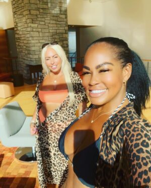 Tiffani Webb Instagram - Some friends just ride with you through it all @miznydoll