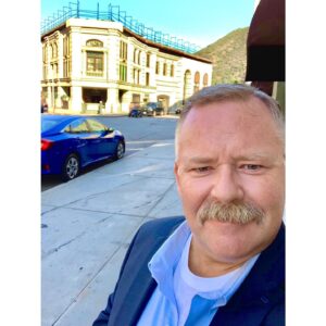 Tim Hooper Instagram - On the @warnerbrosentertainment lot shootin a fun scene set in a 70s strip club. It got pretty “up close n personal” if ya know what I mean.

Do y’all recognize that building behind me? I’m pretty sure I saw a reporter man change into his speedo and fly fly away. 🦸‍♂️ 🌎 🗞 Lord had mercy!

#dailyplanet #superman #warnerbrosstudios #warnerbros #actorslife #setlife #actor #mustaches #suitbear #happyfriday