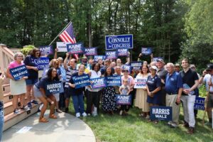 Tim Kaine Instagram - Hello Burke! Wow, it was so nice to be back with you for the @VADemocrats canvass kickoff for @KamalaHarris, @TimWalz, me, and Dems across the ballot. It’s going to be hard work here—we need to knock on doors and call our neighbors to win in November.