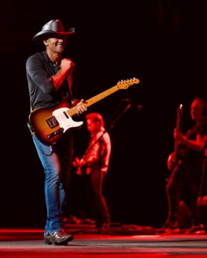 Tim McGraw Instagram - Hope ya’ll are having a great summer!