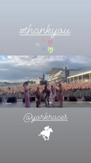 Tina Barrett Instagram - @yorkraces @sclub we love #york 🐎☀️📸✨😻💕