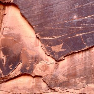 Tina Guo Instagram - The Navajo Nation is the largest reservation in the US, at 16 million acres and a population of over 200,000 Navajo.  The Navajo name for Monument Valley is Tsé Biiʼ Ndzisgaii. tsé (“rocks”)   biiʼ (“in, within”)   noodǫ́ǫ́z (“it is striped”)   łigaii (“it is white”) (white streaks around in the rocks)

The valley’s earliest inhabitants include the Ice Age Paleo-Indian hunters (12,000-6,000 B.C.), Archaic hunter-gatherers (6,000 B.C.-A.D. 1), and Anasazi farmers (A.D. 1-1300). The ancient Anasazi Pueblos inhabited the Four Corners and areas of Monument Valley, and their ruins are scattered throughout the formations and can still be seen today, including petroglyphs and pictographs. 

Before human existence, the Park was once a lowland basin. For hundreds of millions of years, materials that eroded from the early Rock Mountains deposited layer upon layer of sediment which cemented a slow and gentle uplift, generated by ceaseless pressure from below the surface, elevating these horizontal strata quite uniformly one to three miles above sea level. What was once a basin became a plateau.

Natural forces of wind and water that eroded the land spent the last 50 million years cutting into and peeling away at the surface of the plateau. The simple wearing down of altering layers of soft and hard rock slowly revealed the natural wonders of Monument Valley today.

🏜️🙏🏼